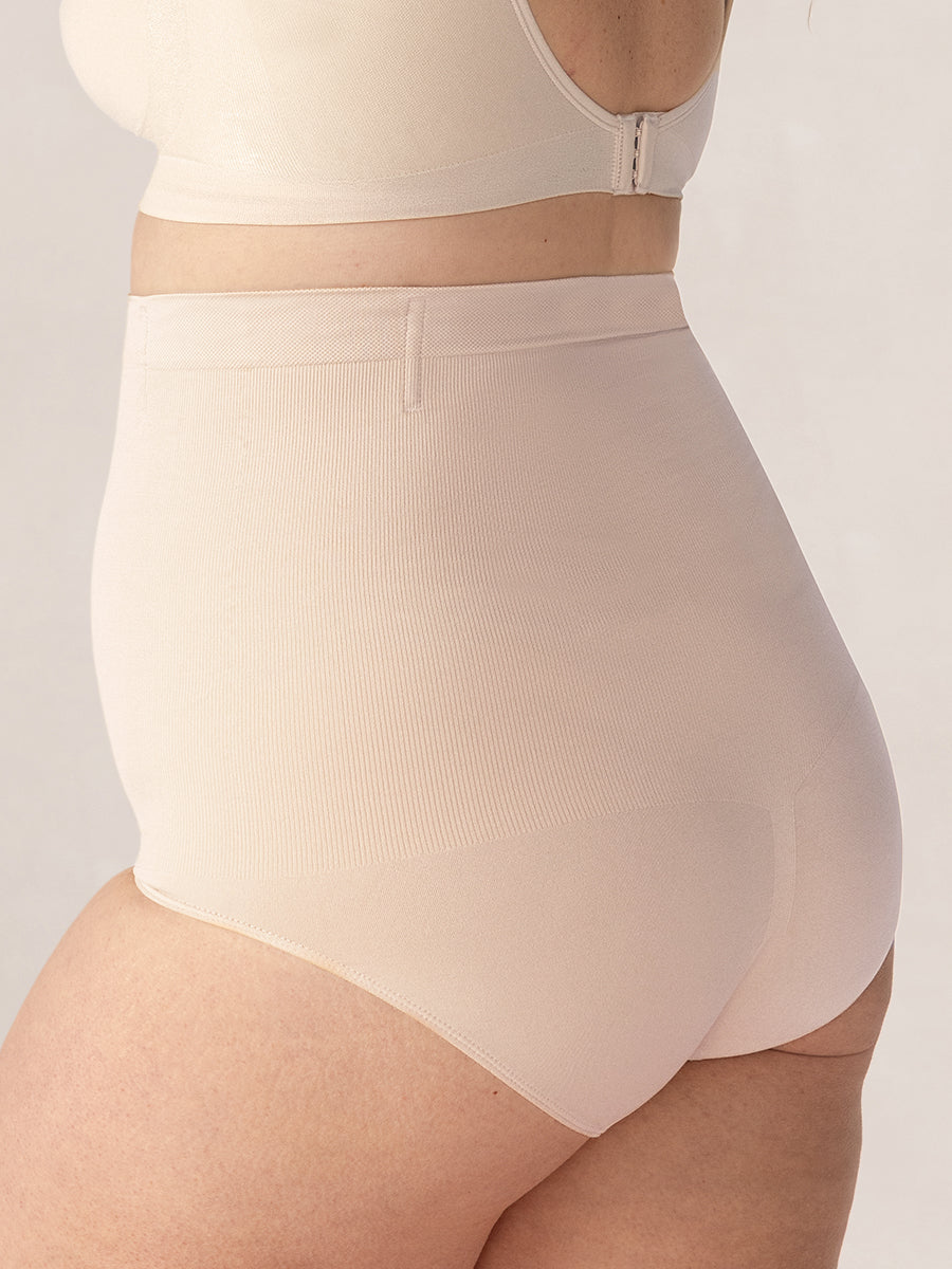 High-Waisted Seamless Smoothing Brief
