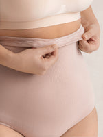 High-Waisted Seamless Smoothing Brief
