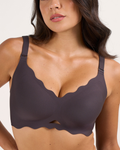 Seamless Scalloped Wireless Bra with Detail