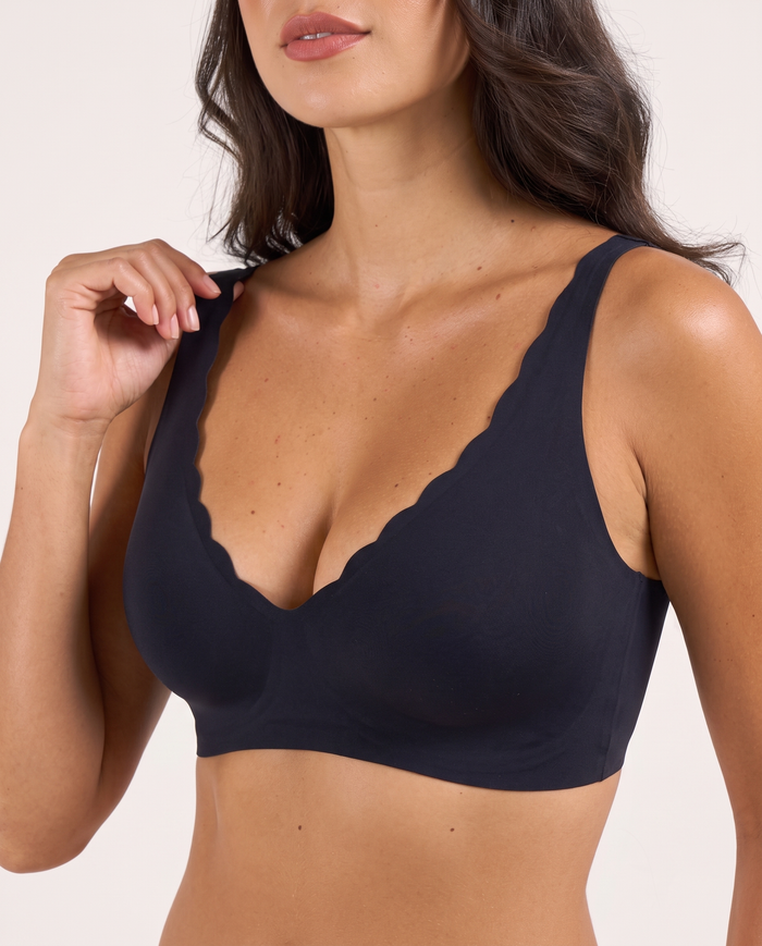 Scalloped Deep V Push-Up Seamless Wireless Jelly Bra