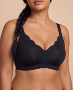 IsoLift Scalloped Everyday Jelly Bra in Black