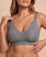 IsoLift Full Coverage Scalloped Jelly Bra in Grey