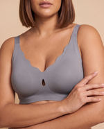 IsoLift Scalloped Detail Jelly Bra in Grey